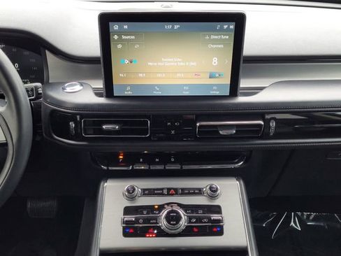 Used 2022 Lincoln Aviator AWD w/ Class IV Trailer Tow Package image 16