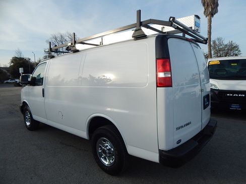Used 2022 GMC Savana 3500 w/ Driver Convenience Package image 6
