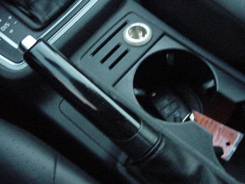 Used 2016 Volkswagen Golf Limited Edition image 21