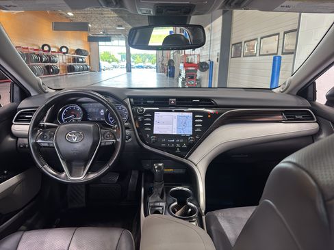 Used 2020 Toyota Camry XLE w/ Driver Assist Package FWD image 13
