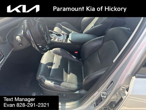 Used 2018 Kia Stinger Premium RWD image 5