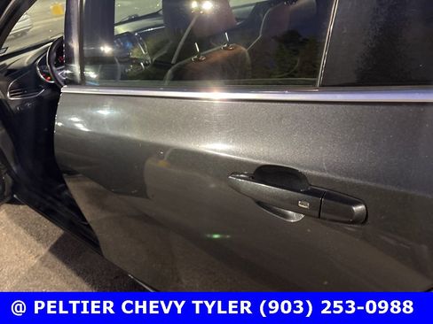 Used 2017 Chevrolet Malibu LT image 17