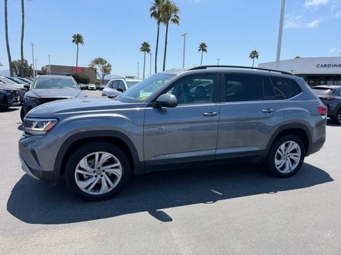 Used 2022 Volkswagen Atlas SE AWD/4WD image 2