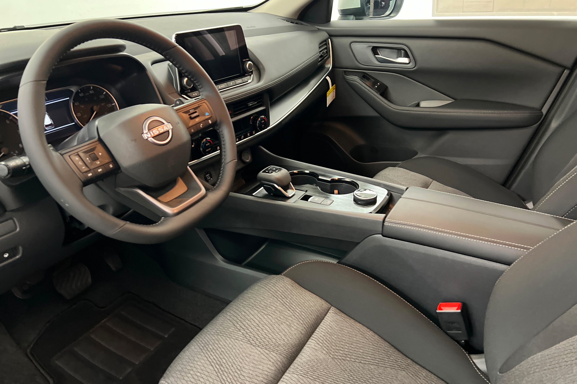 New 2026 Nissan Rogue SV w/ Cold Weather Package AWD/4WD image 15