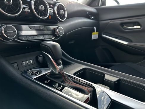 Certified 2025 Nissan Sentra SR image 26