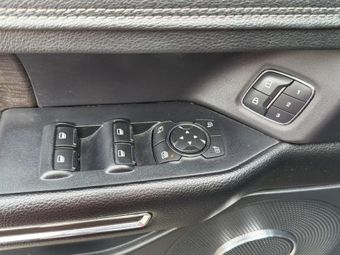 Used 2018 Ford Expedition Limited w/ Equipment Group 301A RWD image 19
