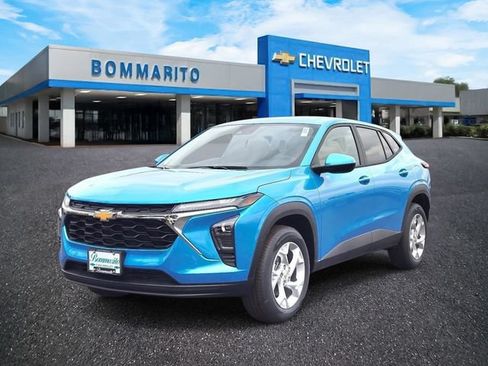 New 2026 Chevrolet Trax LS w/ LS Convenience Package FWD image 1