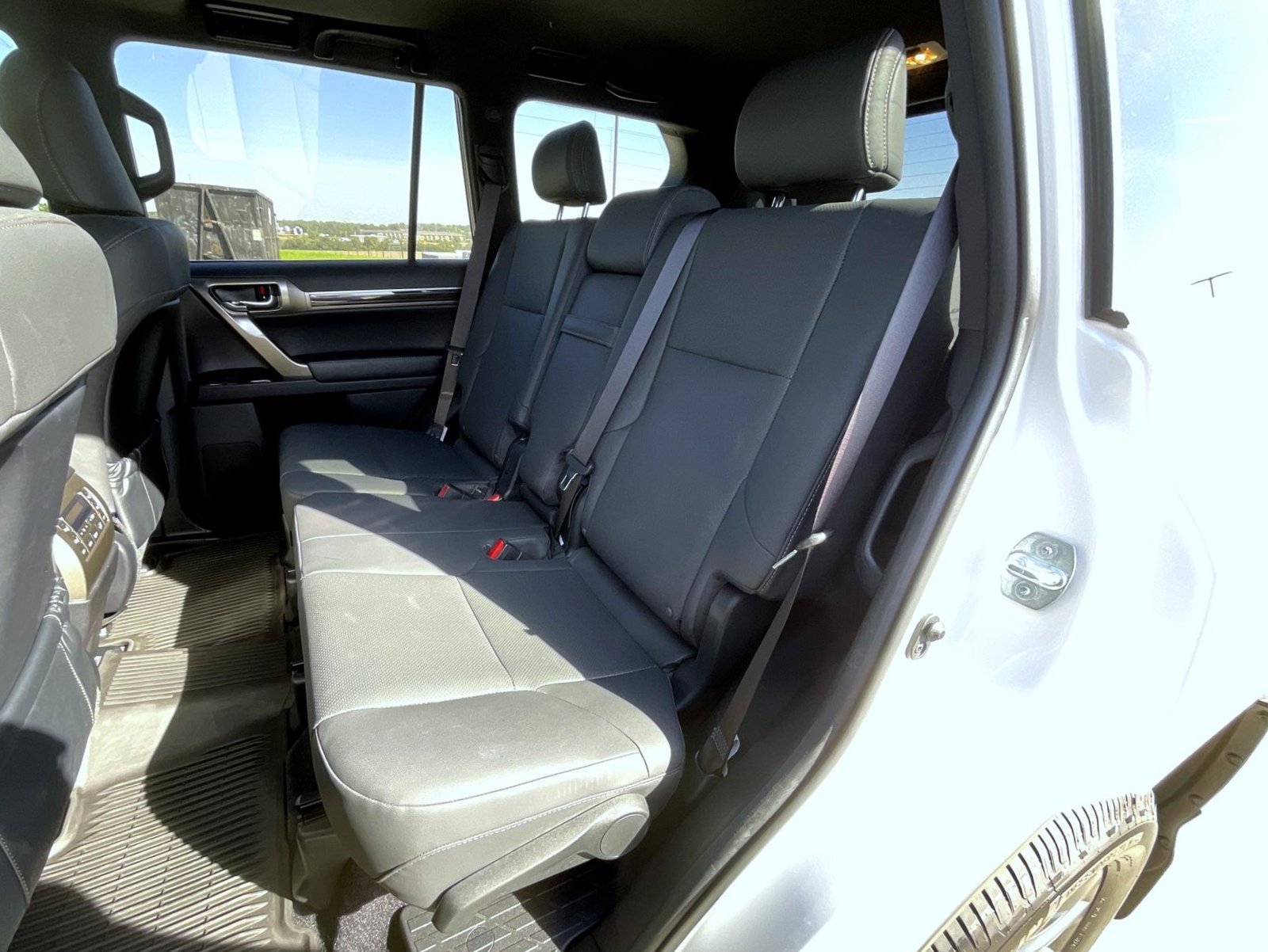 Used 2021 Lexus GX 460 Premium w/ Premium Package AWD/4WD image 27
