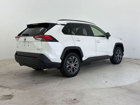 Certified 2022 Toyota RAV4 XLE Premium AWD/4WD image 9