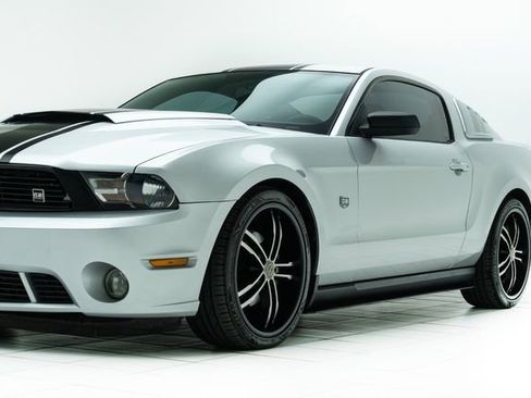 Used 2011 Ford Mustang Coupe image 9