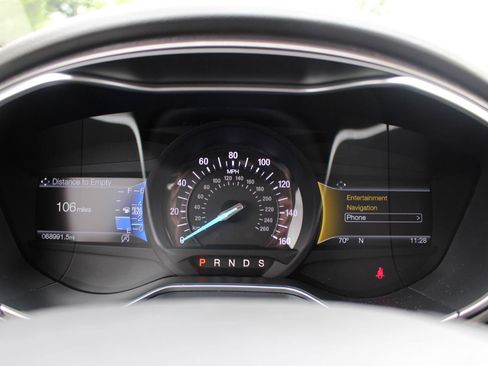 Used 2017 Ford Fusion SE w/ Fusion SE Technology Package FWD image 22