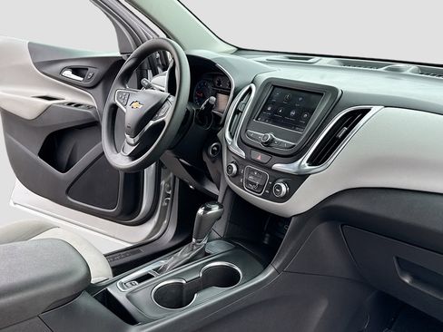 Used 2020 Chevrolet Equinox LS w/ LS Convenience Package FWD image 5