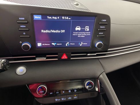 Certified 2025 Hyundai Elantra Hybrid FWD image 22