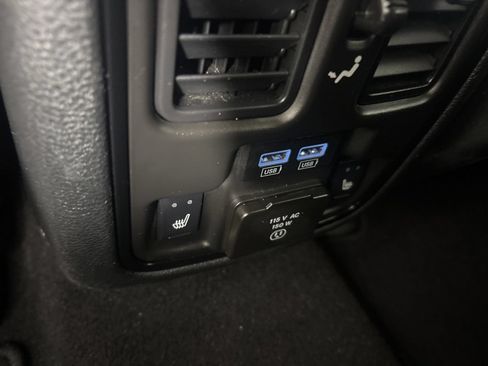 Used 2024 Dodge Durango GT RWD image 22