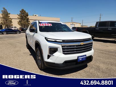 Used 2025 Chevrolet Traverse LT