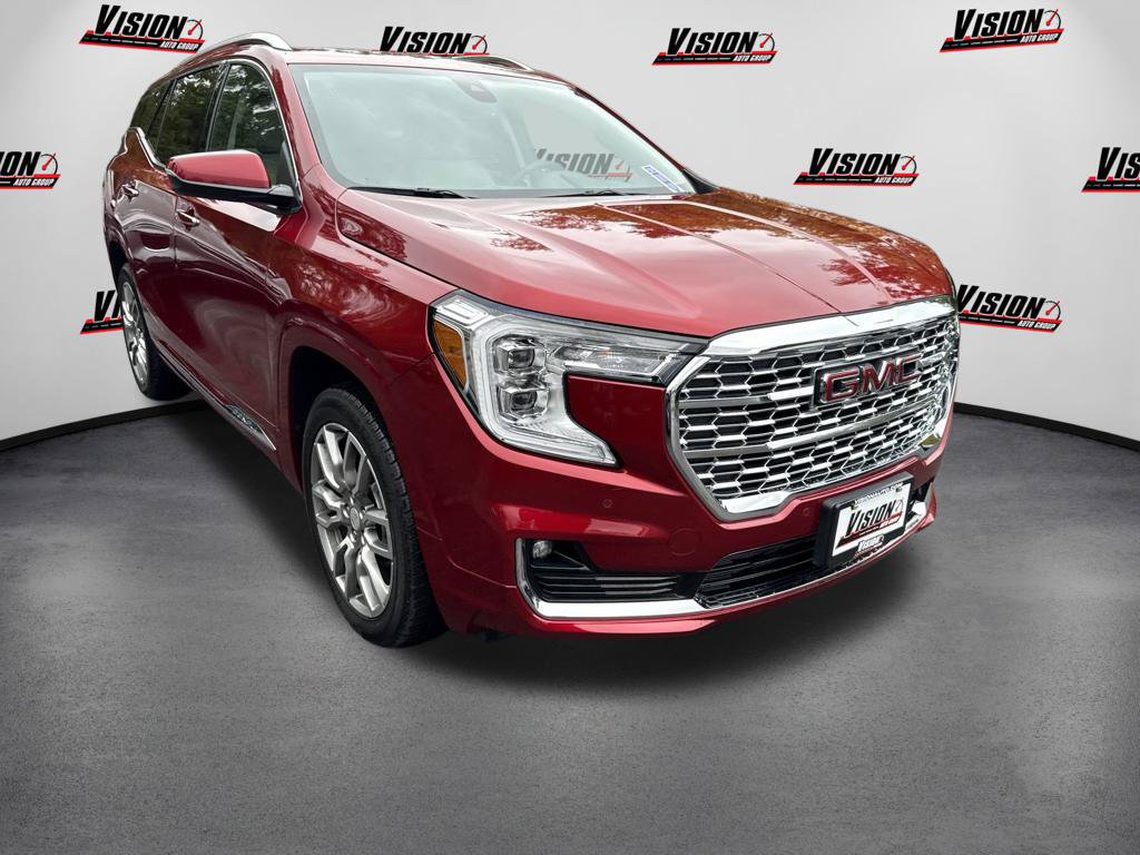 Used 2023 GMC Terrain Denali w/ LPO, Floor Liner Package AWD/4WD image 3