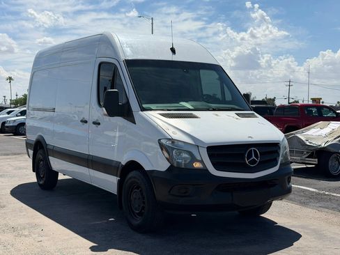 Used 2017 Mercedes-Benz Sprinter 2500 image 13