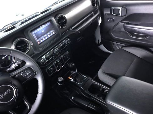 Used 2023 Jeep Wrangler Unlimited AWD/4WD image 32