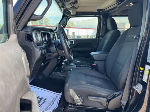 Used 2020 Jeep Wrangler Unlimited Sahara AWD/4WD image 15