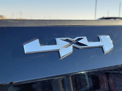 Used 2023 GMC Sierra 1500 Pro w/ Graphite Edition image 9