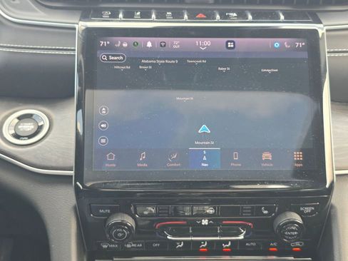 Used 2023 Jeep Grand Cherokee Limited image 29