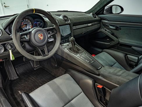 Certified 2024 Porsche 718 Cayman GT4 RS RWD image 4