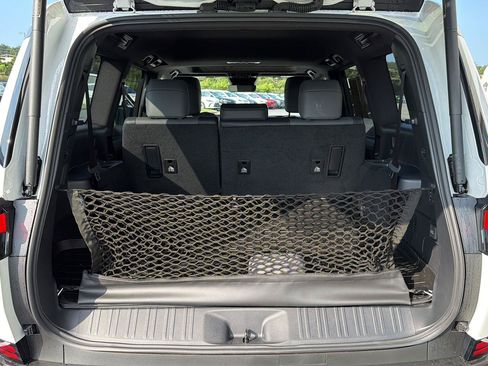 Used 2026 Lexus GX 550 w/ Accessory Package (2T) AWD/4WD image 35