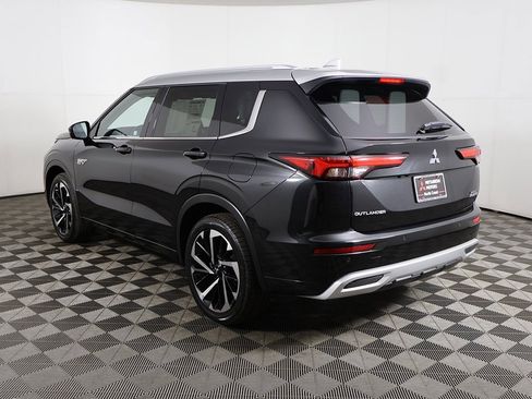 New 2025 Mitsubishi Outlander SEL image 14