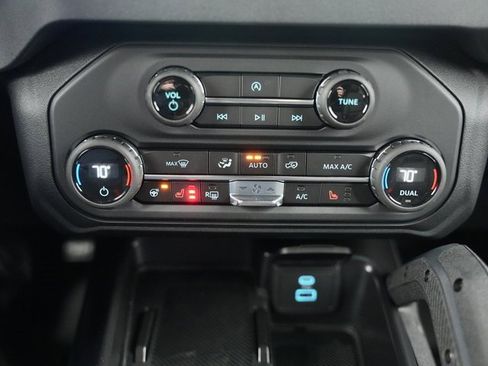 New 2025 Ford Bronco Badlands image 22