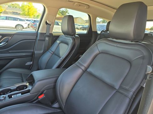 Used 2025 Lincoln Corsair AWD w/ Equipment Group 101A image 19