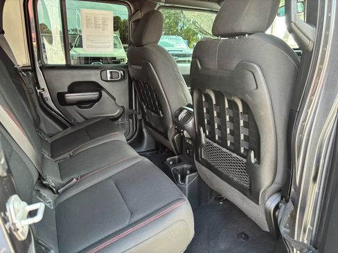 Used 2021 Jeep Gladiator Rubicon w/ Trailer Tow Package AWD/4WD image 17