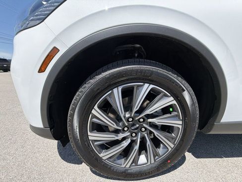 New 2026 Lincoln Aviator AWD image 10