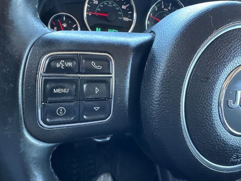 Used 2012 Jeep Wrangler Unlimited Rubicon w/ Connectivity Group image 25