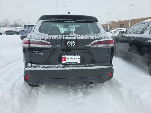 Used 2026 Toyota Corolla Cross L image 6