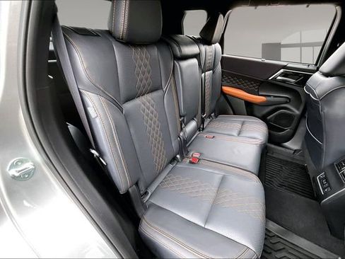Used 2024 Mitsubishi Outlander SEL image 23