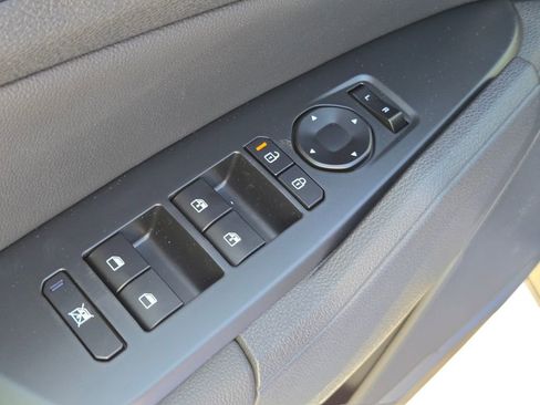 New 2026 Kia Sportage EX FWD image 16