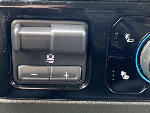 Used 2024 Chevrolet Silverado 2500 LT image 31