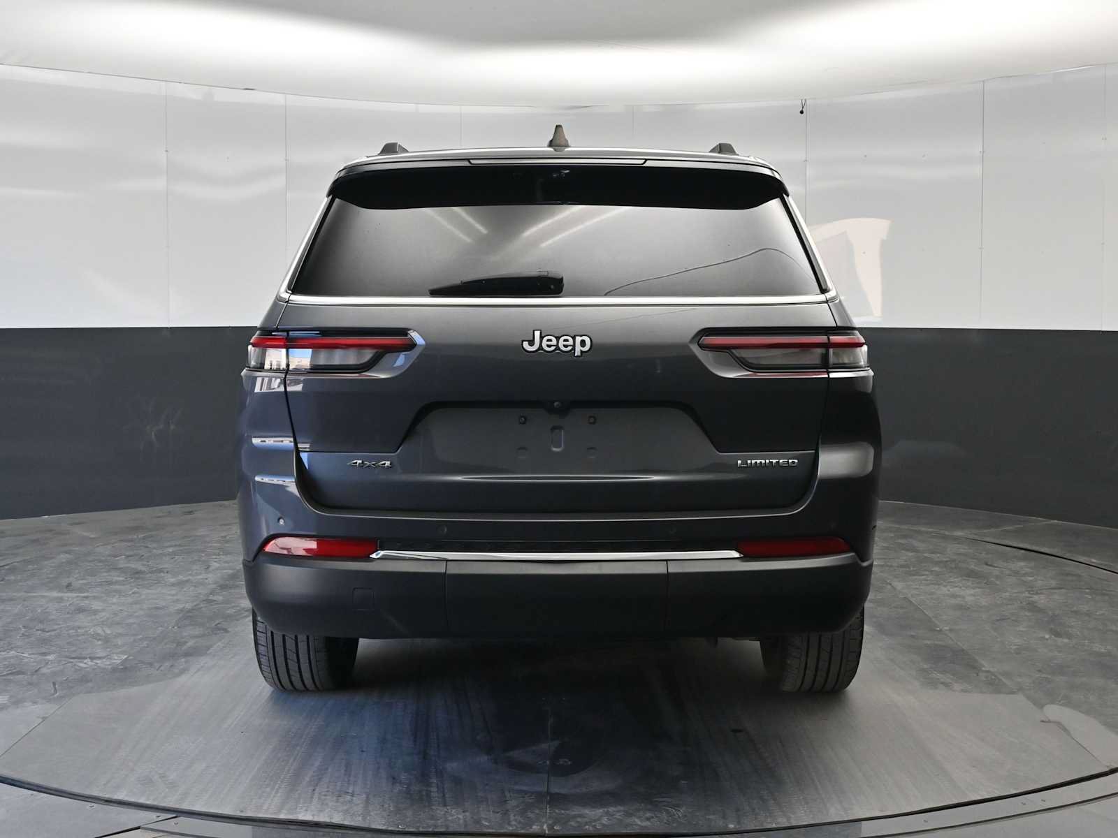 Used 2023 Jeep Grand Cherokee L Limited w/ Luxury Tech Group II AWD/4WD image 6