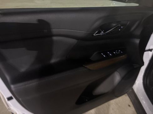 Used 2021 GMC Acadia SLE FWD image 5