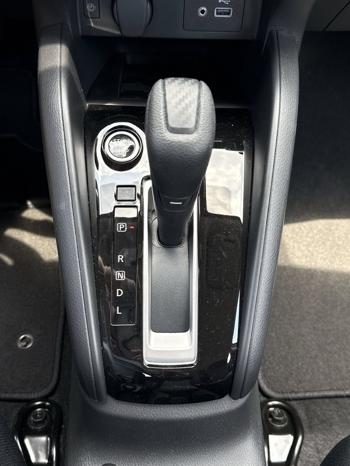 Used 2025 Nissan Versa SV w/ Trunk Package FWD image 25