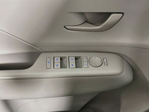 Used 2025 Hyundai Kona SEL FWD image 16