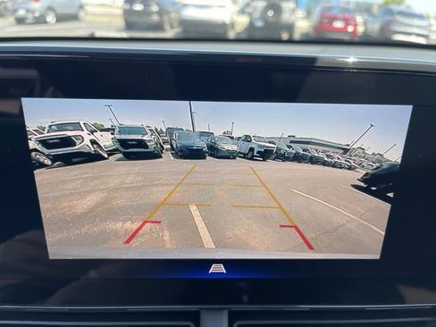 Used 2024 Chevrolet Trax LT w/ Driver Confidence Package FWD image 17
