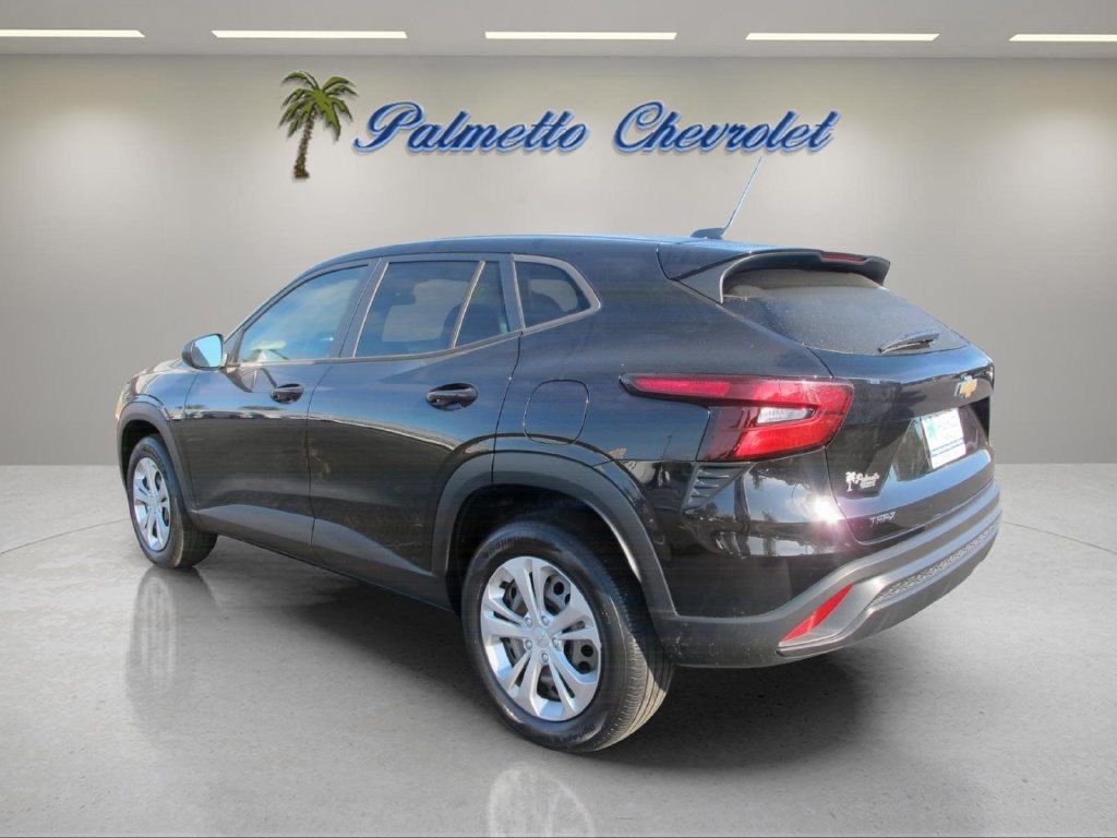 Used 2024 Chevrolet Trax LS w/ Driver Confidence Package FWD image 5