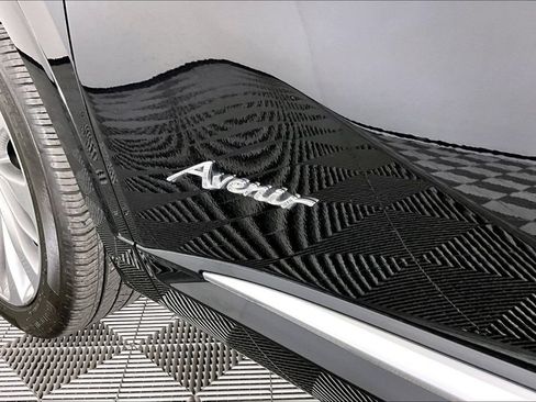 Certified 2025 Buick Envision Avenir AWD/4WD image 23