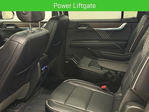 Used 2026 GMC Acadia Denali w/ LPO, Floor Liner Package AWD/4WD image 23