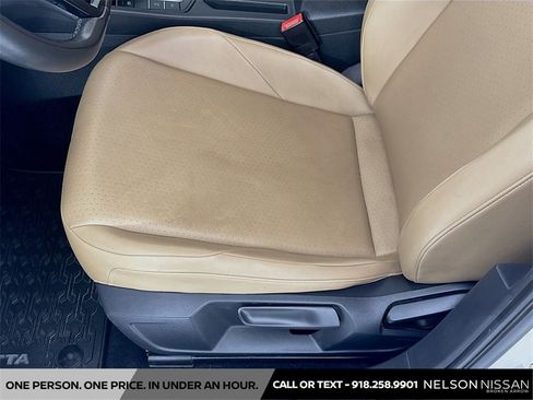 Used 2020 Volkswagen Jetta SE w/ SE Cold Weather Package image 18