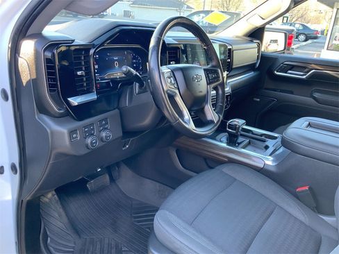 Certified 2022 Chevrolet Silverado 1500 LT Trail Boss w/ Convenience Package II image 11