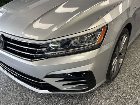 Used 2018 Volkswagen Passat 2.0T R-Line w/ R-Line Lighting Package FWD image 34