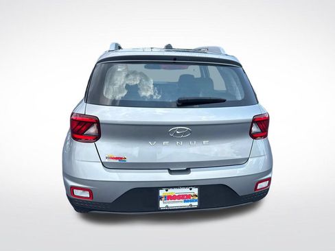 Certified 2023 Hyundai Venue SEL FWD image 4