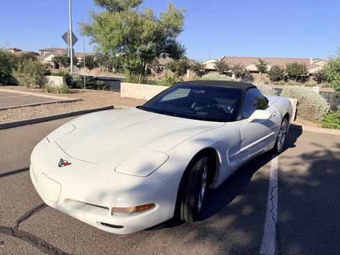 Used 2002 Chevrolet Corvette Convertible w/ Preferred Equipment Group2 RWD image 3